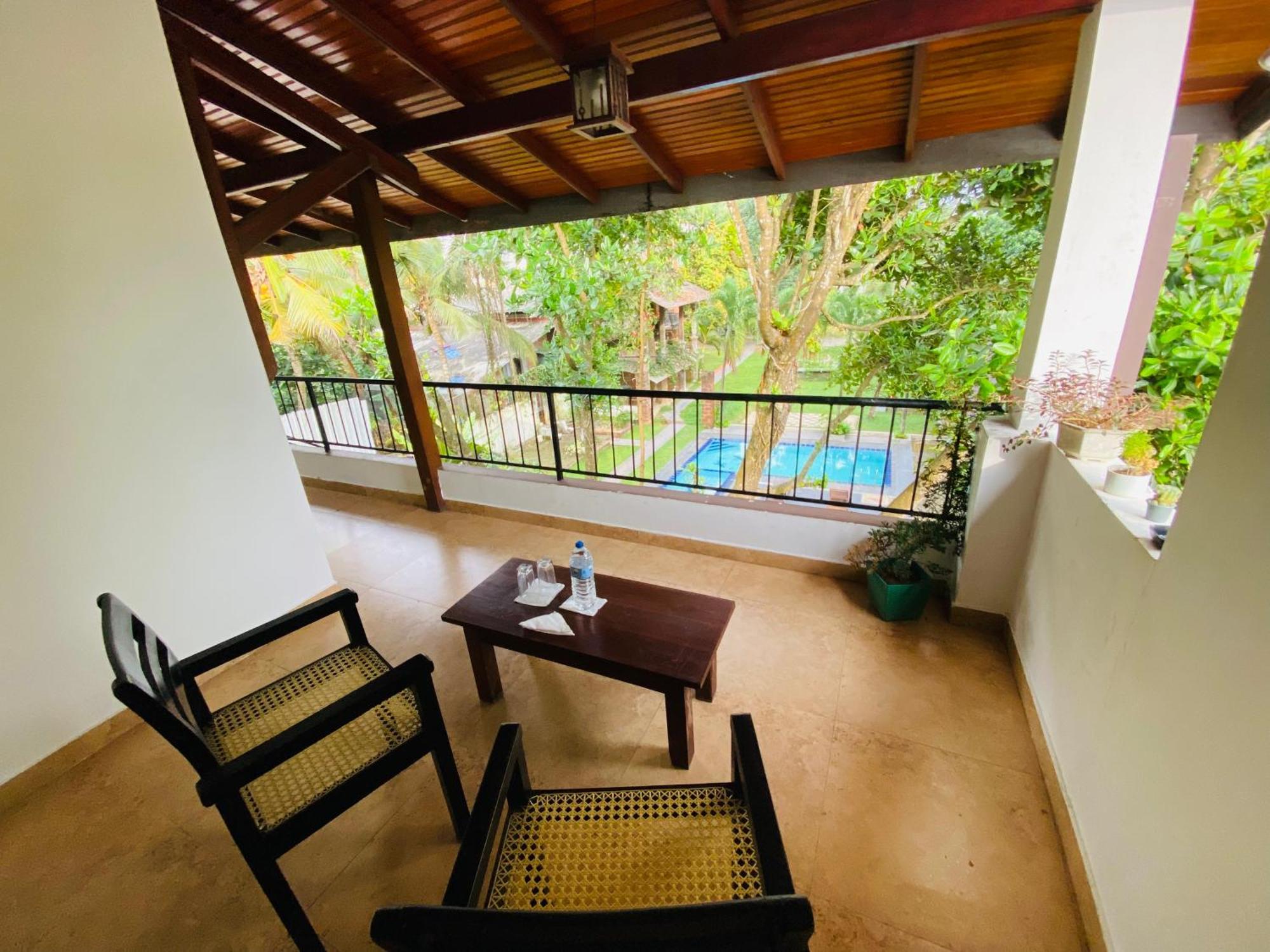 The Shade Brothers Hotel Katunayaka Exterior foto
