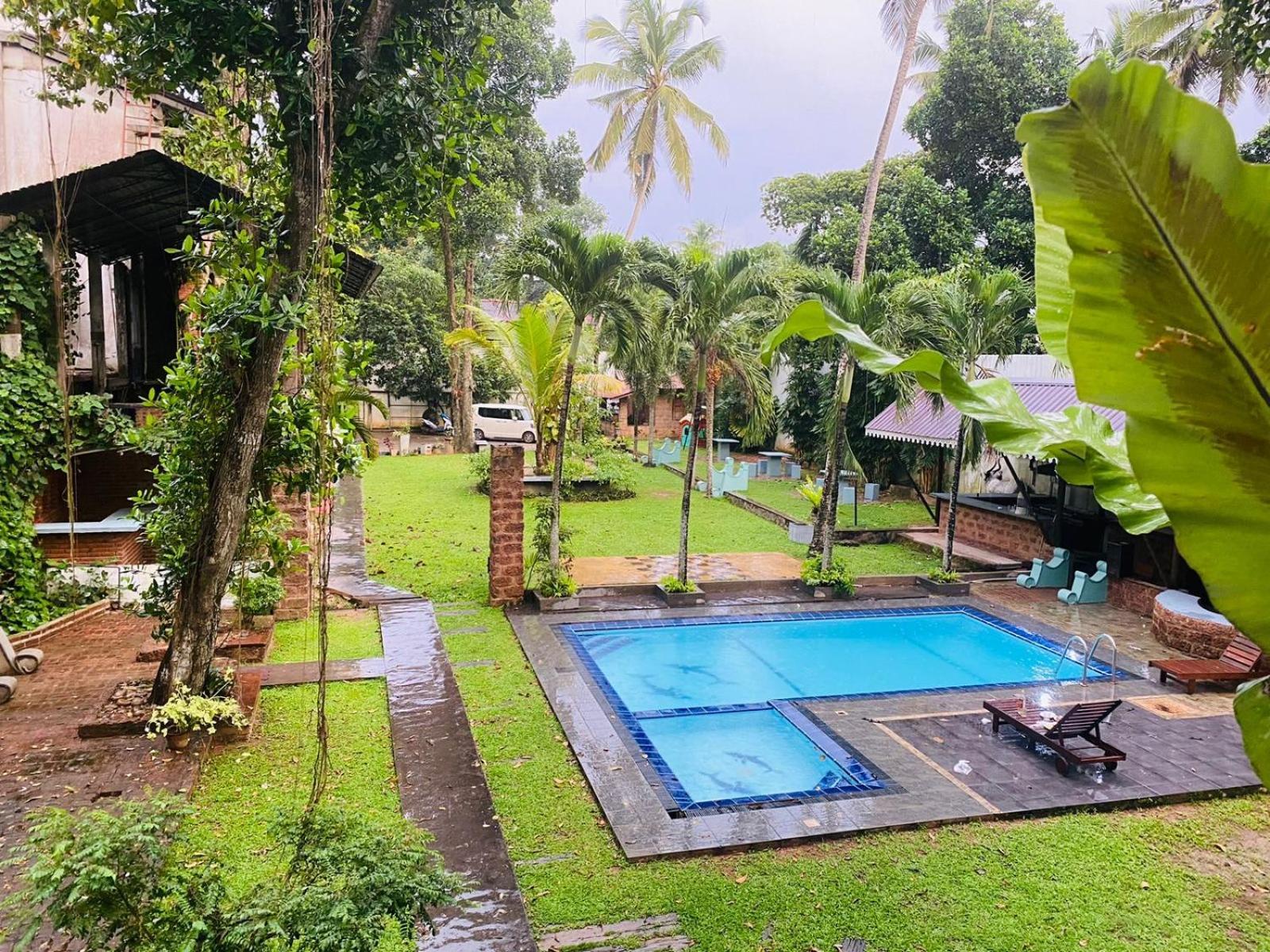 The Shade Brothers Hotel Katunayaka Exterior foto
